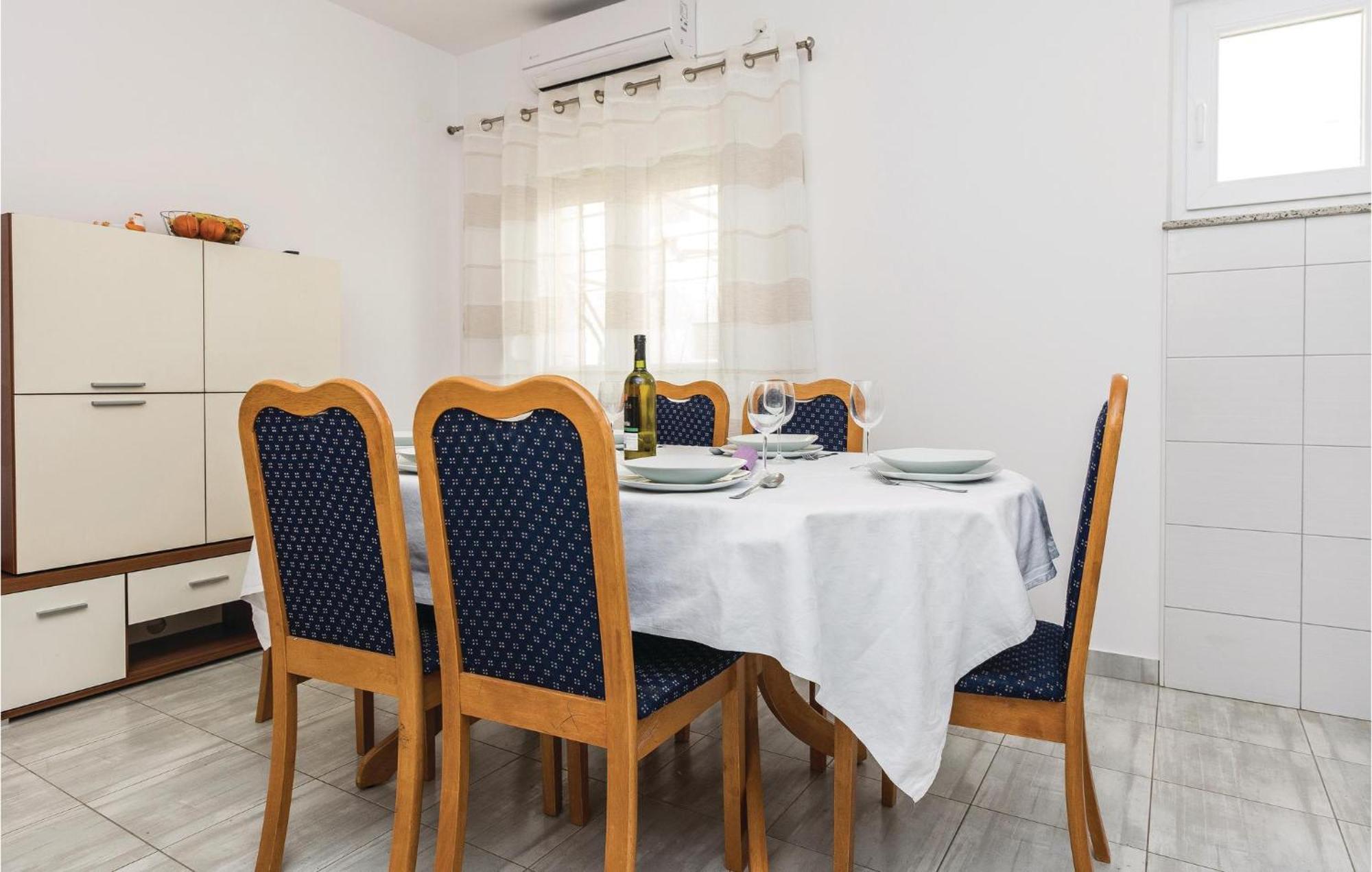 Stunning Home In Zadar With Kitchen Room photo