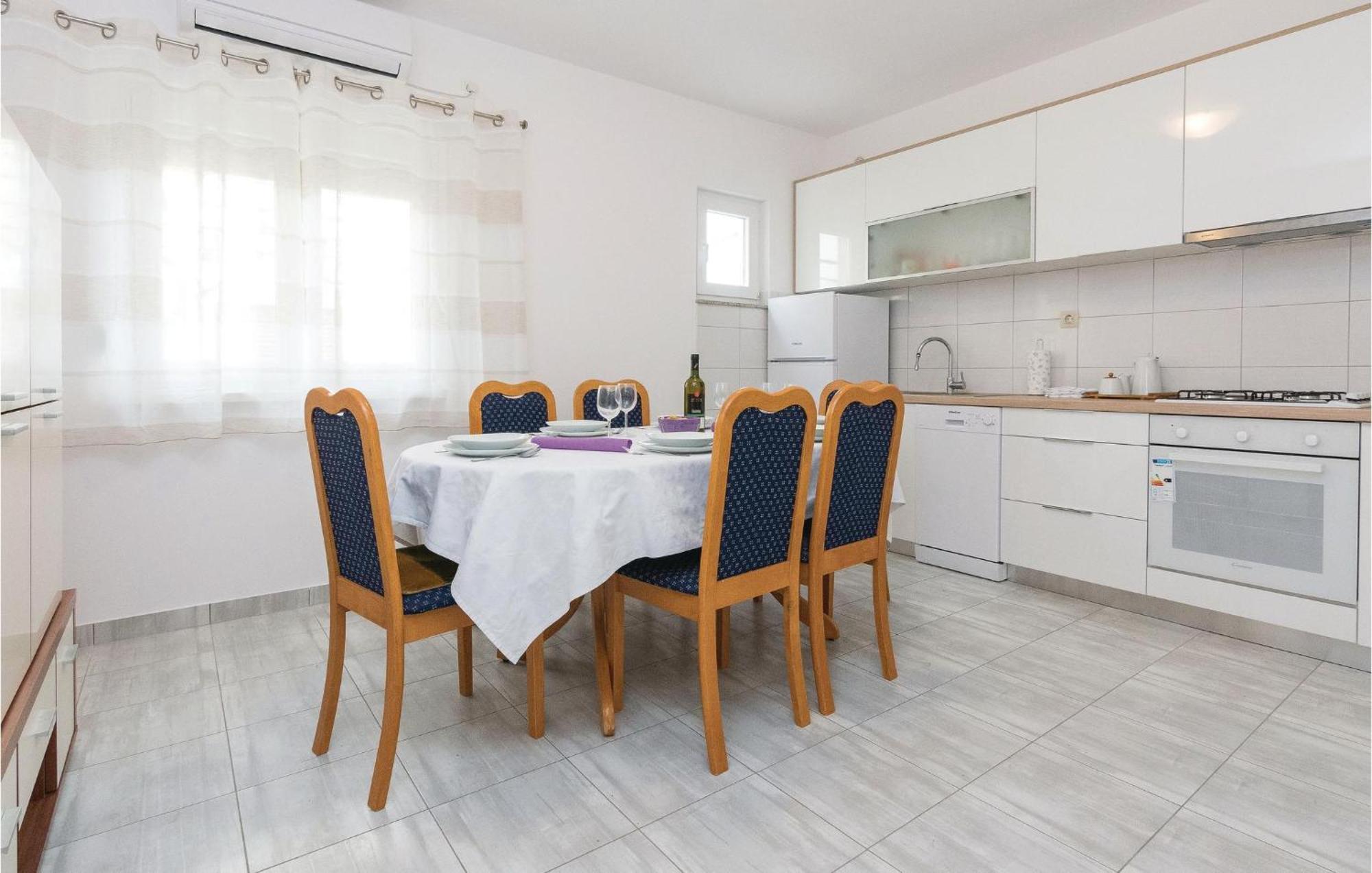 Stunning Home In Zadar With Kitchen Room photo